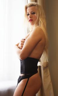 Zarif ve İri Vücutlu Mersin Elit Escort Aylin